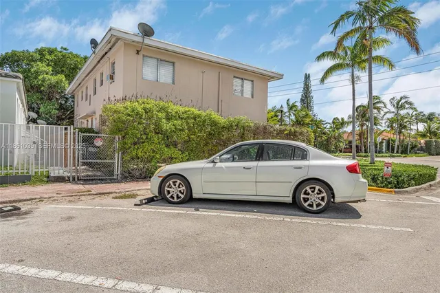 $1,599,000 | 8031 Hawthorne Avenue, Miami Beach, FL 33141