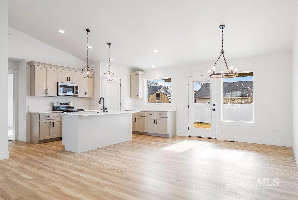 921 East 23rd Avenue Jerome, ID 83338 - Photo 4 of 21