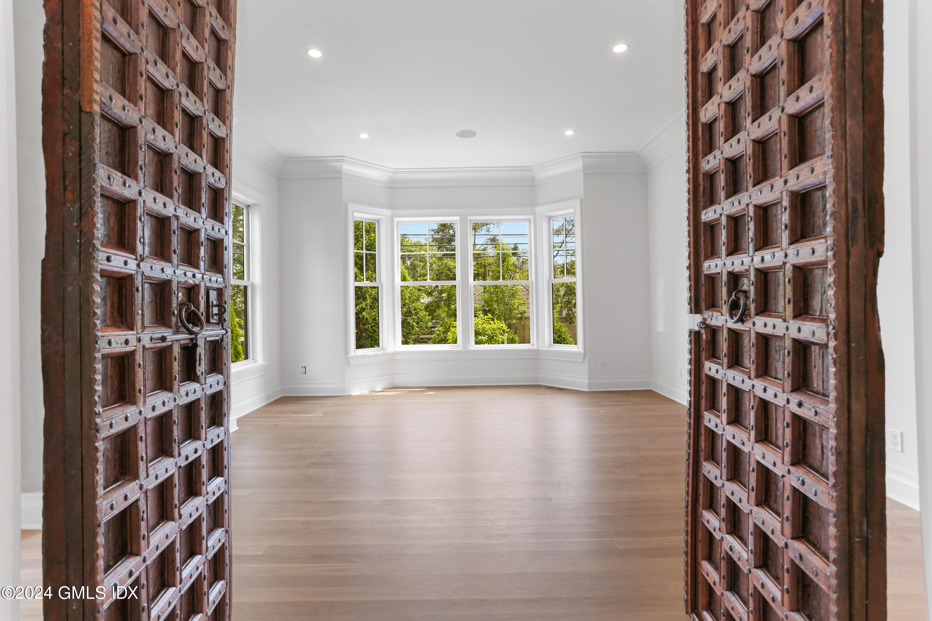 97 Lockwood Road Riverside, CT 06878 - Photo 13 of 59 a view of a black and white checkered floor