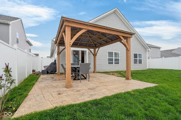 $325,000 | 1450 Bigleaf Drive, Sheridan, IN 46069