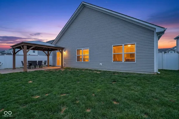 $325,000 | 1450 Bigleaf Drive, Sheridan, IN 46069