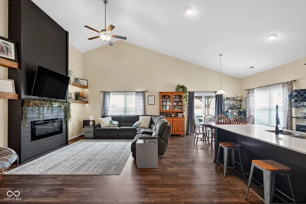 $325,000 | 1450 Bigleaf Drive, Sheridan, IN 46069