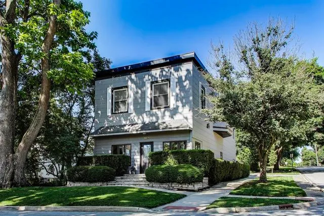 $6,000 | 102 South Quincy Street, Hinsdale, IL 60521