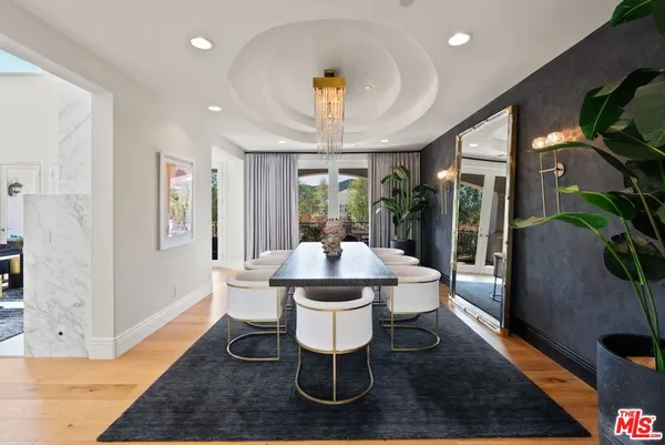$7,475,888 | 23593 Parksouth Street, Calabasas, CA 91302