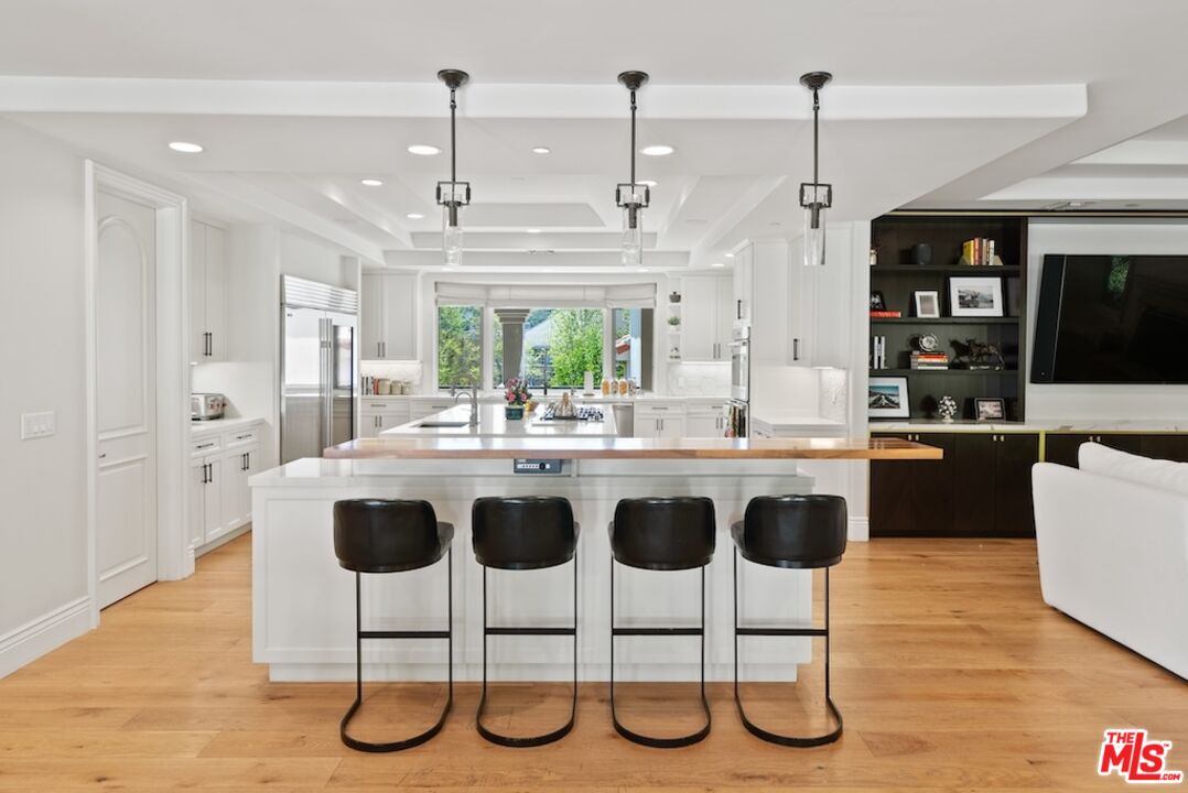 23593 Parksouth Street Calabasas, CA 91302 - Photo 25 of 75