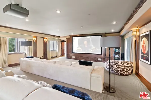 $7,475,888 | 23593 Parksouth Street, Calabasas, CA 91302