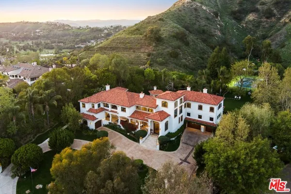 $7,475,888 | 23593 Parksouth Street, Calabasas, CA 91302