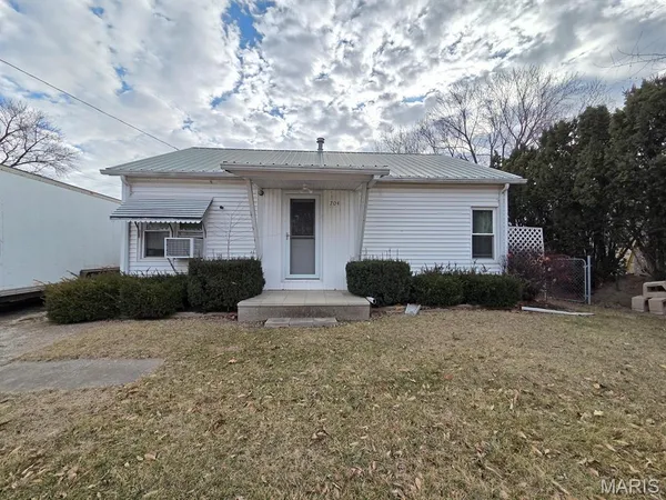 $105,000 | 704 South Monticello Road, Canton, MO 63435