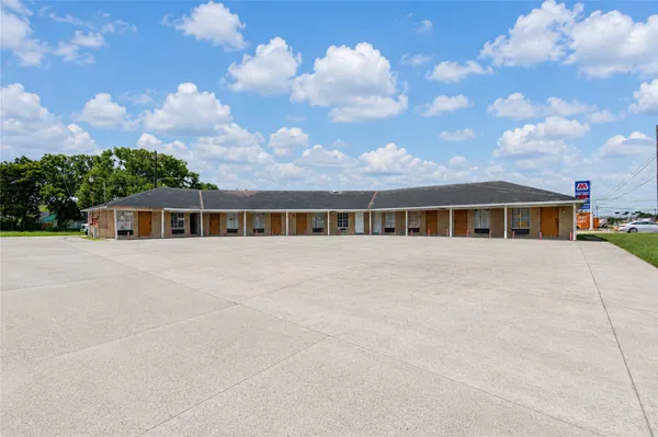 $699,000 | 4602 Avenue H, Rosenberg, TX 77471