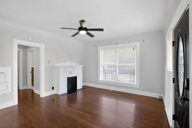 $395,000 | 2703 Gladstone Drive, Dallas, TX 75211