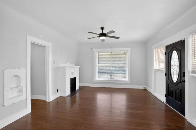 $395,000 | 2703 Gladstone Drive, Dallas, TX 75211