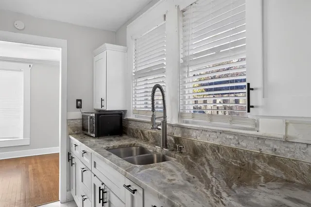 $395,000 | 2703 Gladstone Drive, Dallas, TX 75211