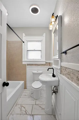 $395,000 | 2703 Gladstone Drive, Dallas, TX 75211