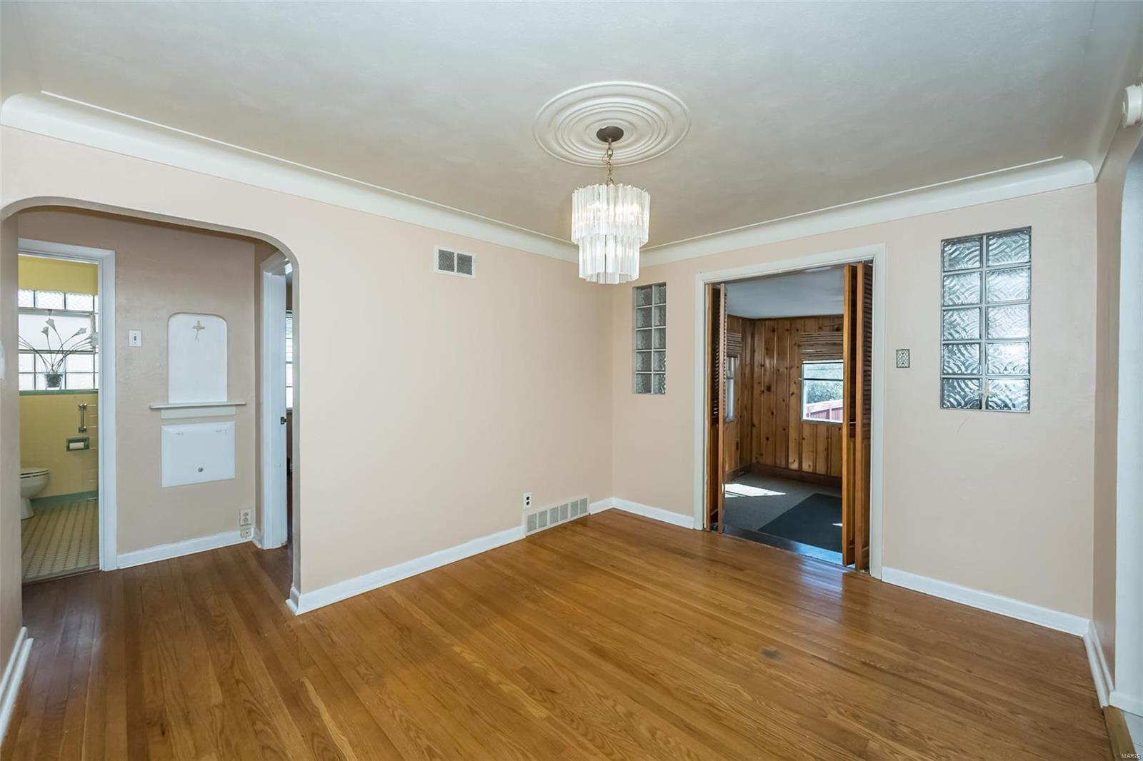 9218 Sundown Drive St. Louis, MO 63136 - Photo 11 of 45