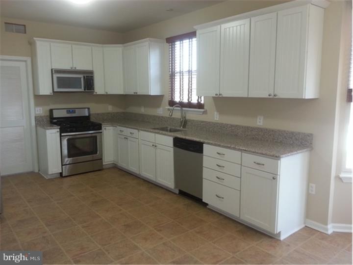 1723 Almonesson Road Deptford, NJ 08096 - Photo 4 of 20