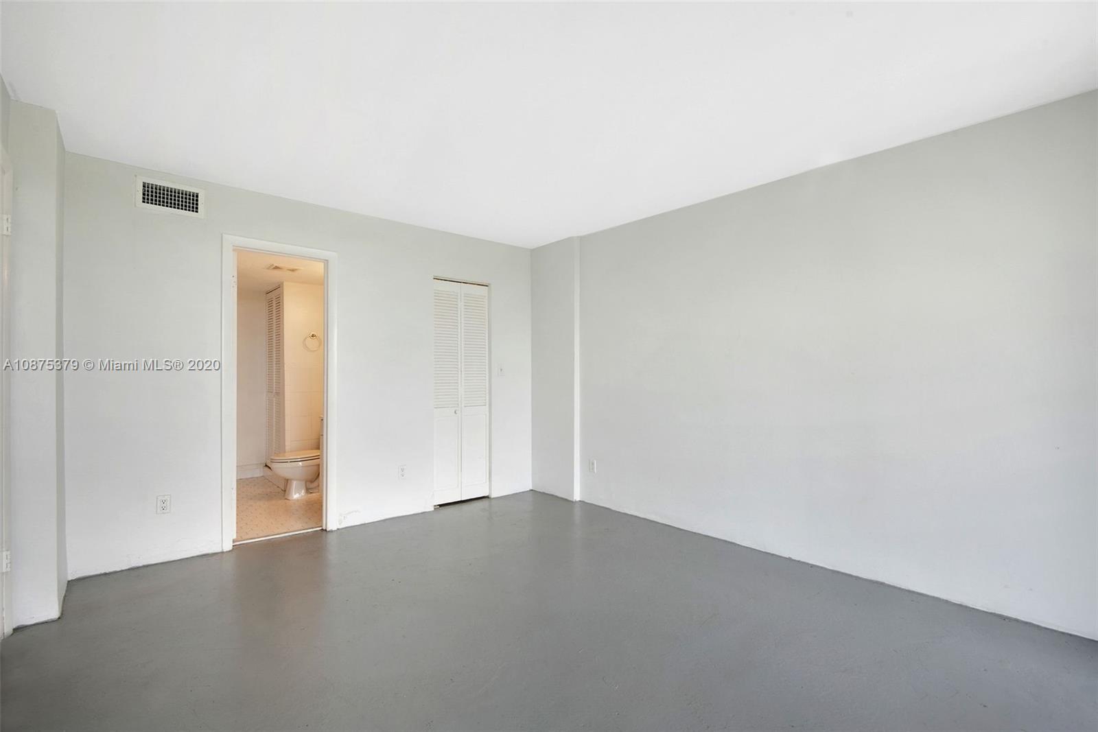 Morningside Miami, FL 33137 - Photo 19 of 27 a view of an empty room