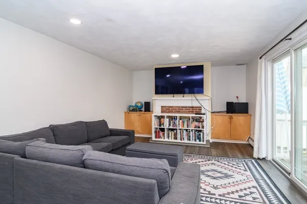 $3,800 | 24 Homeward Lane, Unit 24, Natick, MA 01760