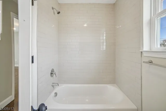 $2,950 | 499 7th Avenue, Newark, NJ 07107