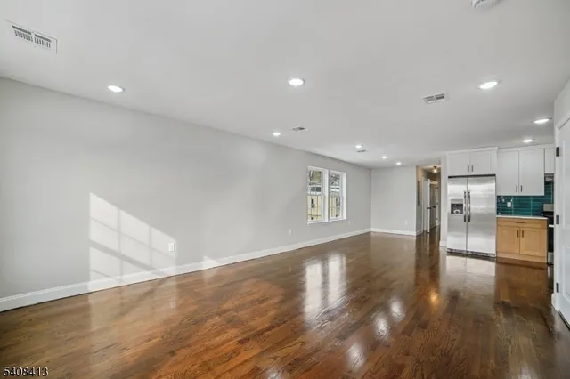 $2,950 | 499 7th Avenue, Newark, NJ 07107