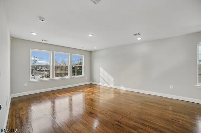 $2,950 | 499 7th Avenue, Newark, NJ 07107