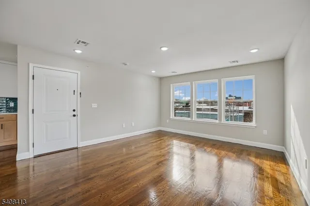 $2,950 | 499 7th Avenue, Newark, NJ 07107