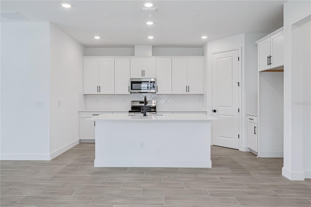 9157 Players Drive Weeki Wachee, FL 34613 - Photo 12 of 45