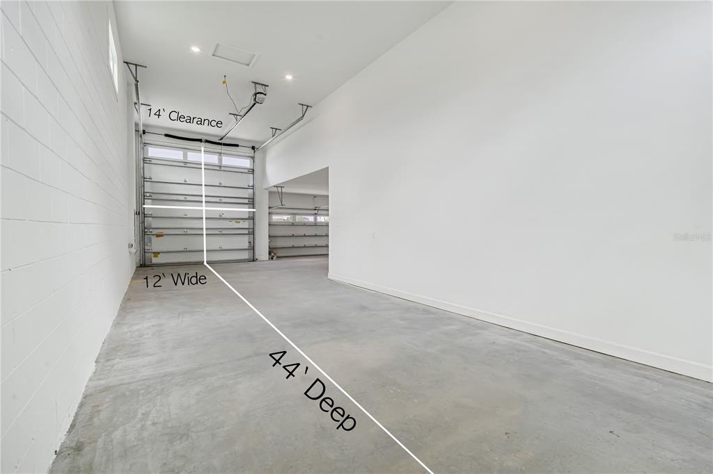 9157 Players Drive Weeki Wachee, FL 34613 - Photo 6 of 46