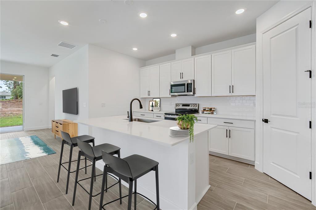 9157 Players Drive Weeki Wachee, FL 34613 - Photo 10 of 45