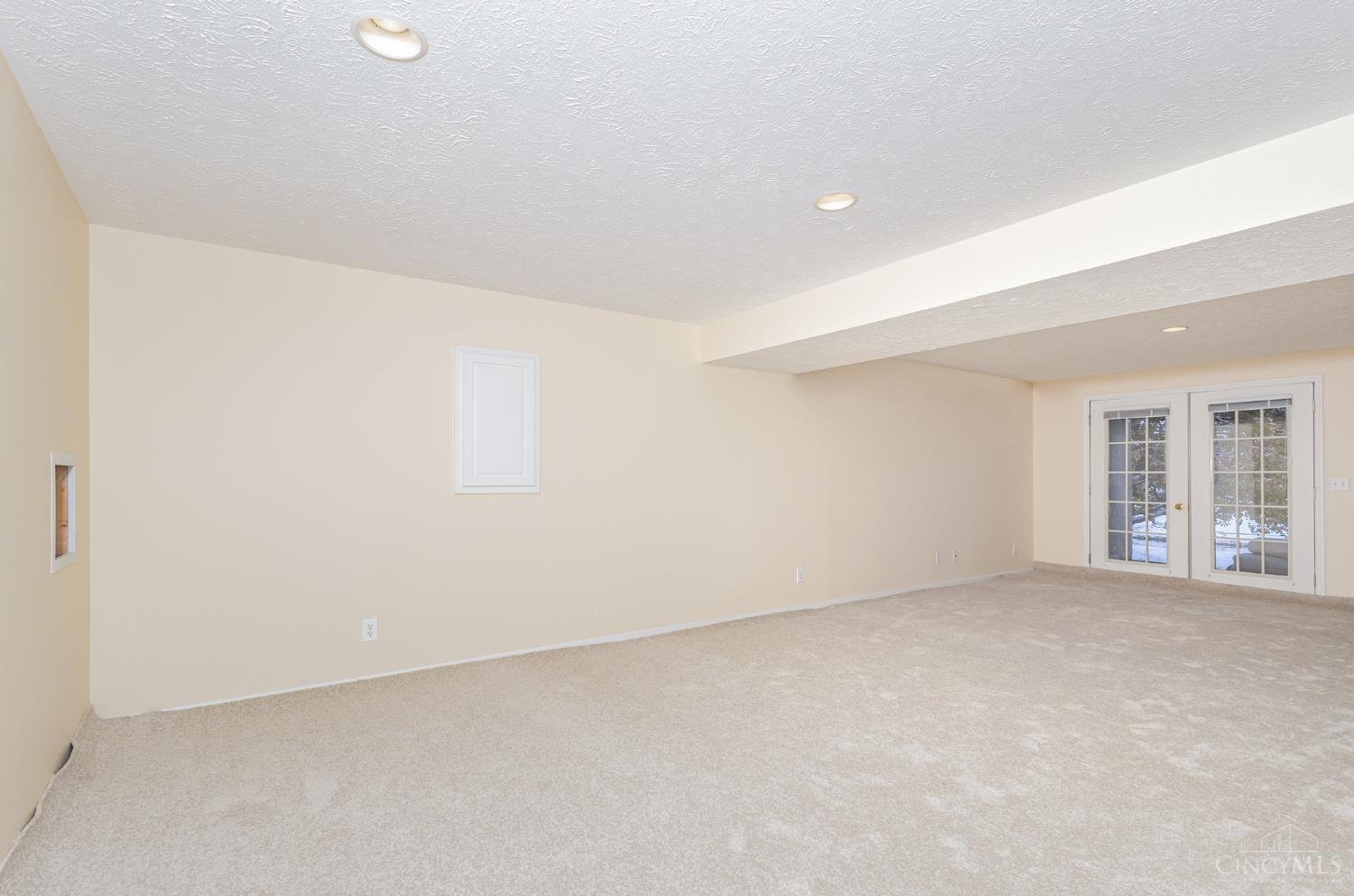 5673 Samver Road Cincinnati, OH 45239 - Photo 17 of 29