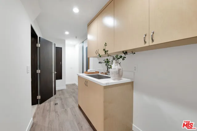 $22,000 | 3116 Elvido Drive, Los Angeles, CA 90049