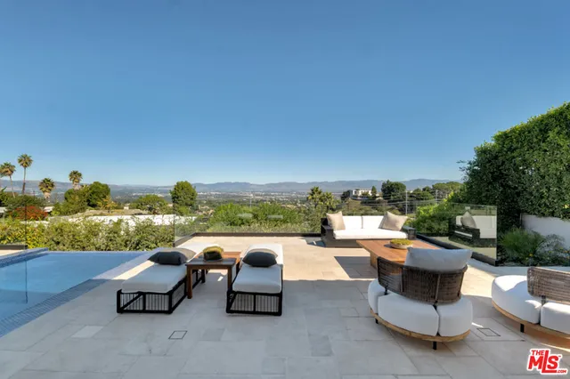 $22,000 | 3116 Elvido Drive, Los Angeles, CA 90049