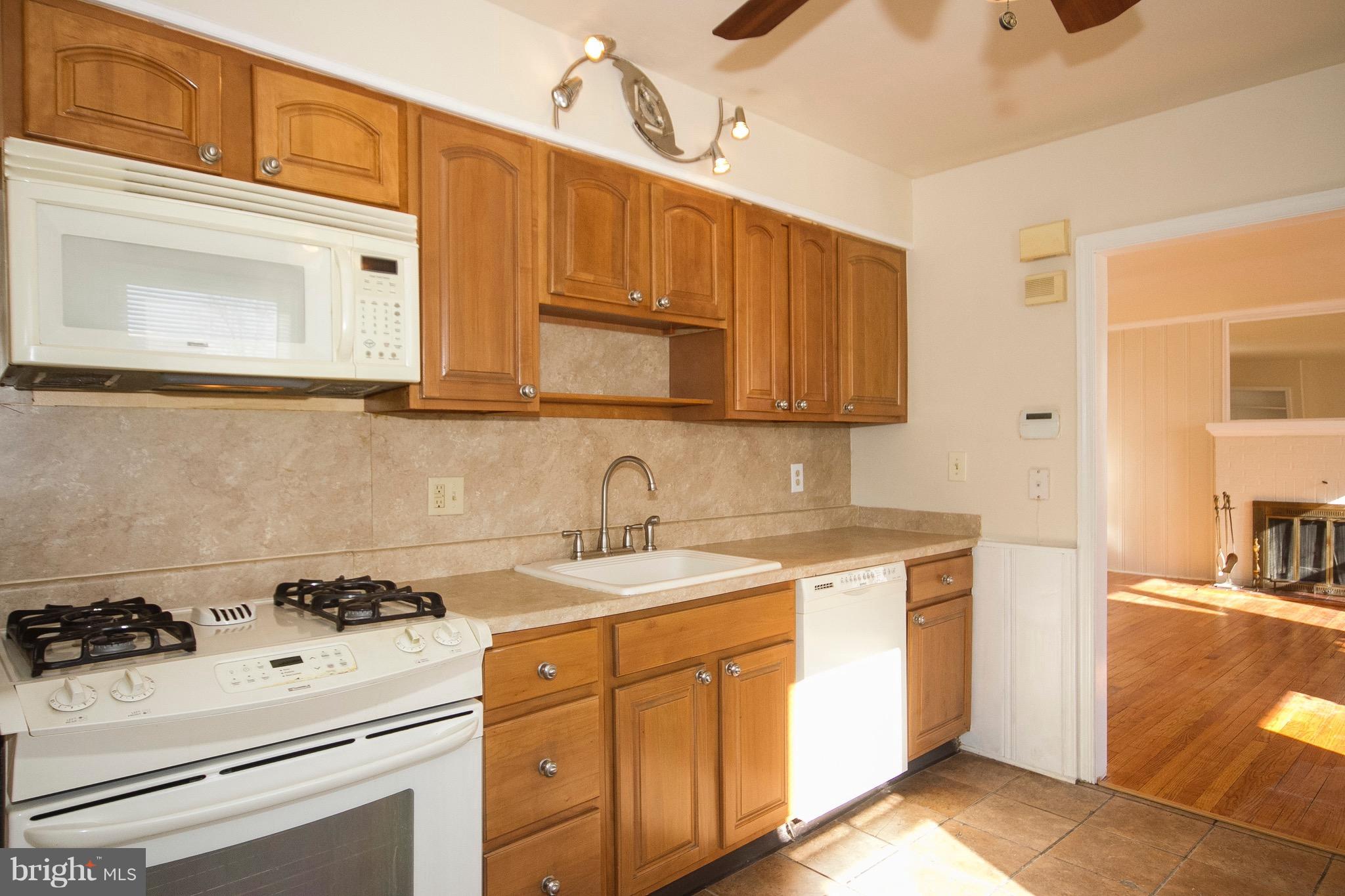 3820 Byfield Road Baltimore, MD 21207 - Photo 4 of 15 Kitchen