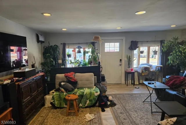 $3,500 | 8 Clifton Place, Fairfield, NJ 07004