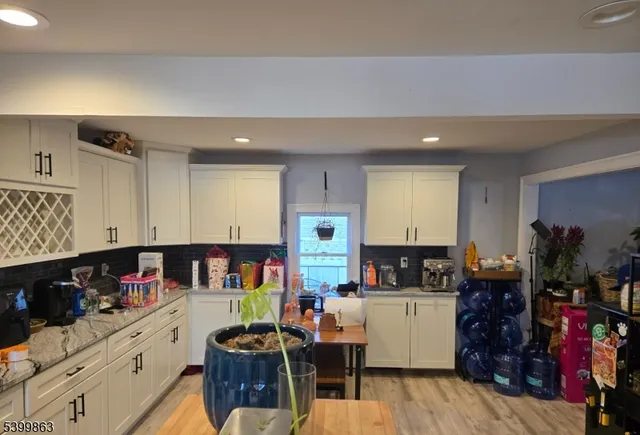 $3,500 | 8 Clifton Place, Fairfield, NJ 07004