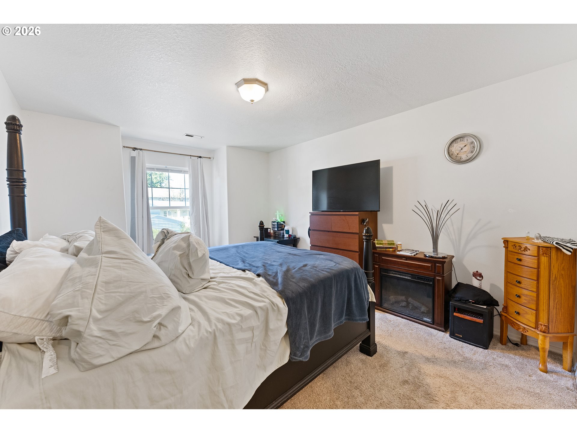 83 Southeast 176th Place Portland, OR 97233 - Photo 17 of 24 Primary Bedroom