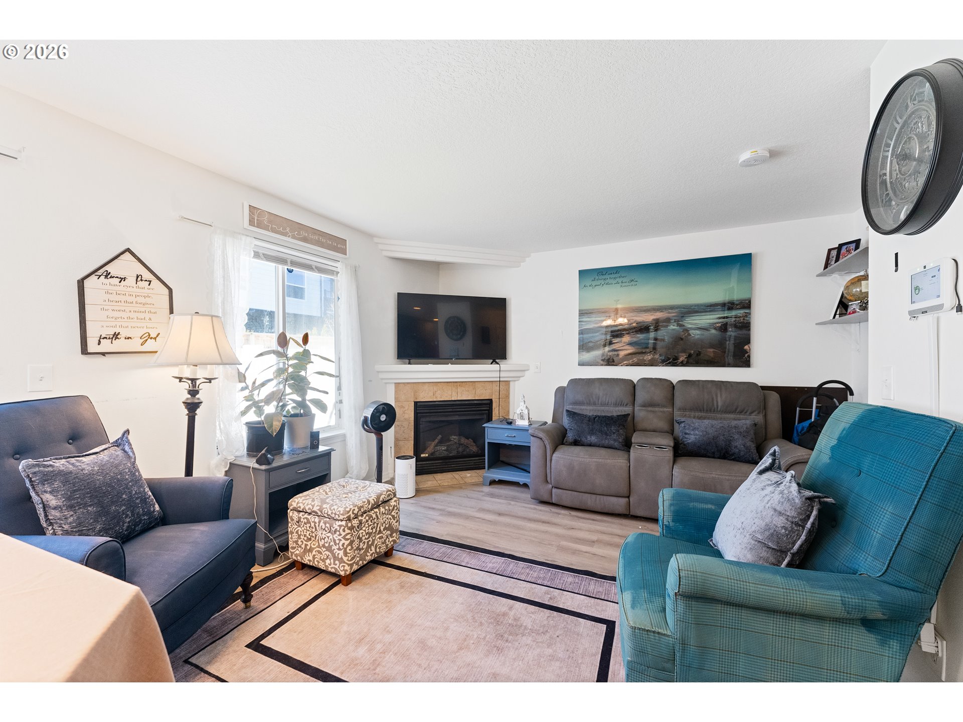 83 Southeast 176th Place Portland, OR 97233 - Photo 2 of 24 Living Room/Dining Room