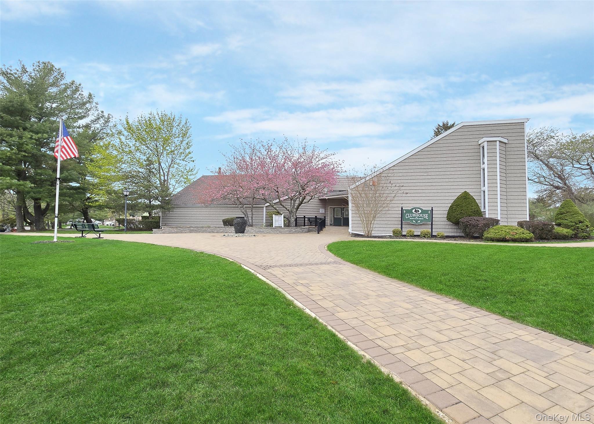 7 Peacock Path Coram, NY 11727 - Photo 20 of 23