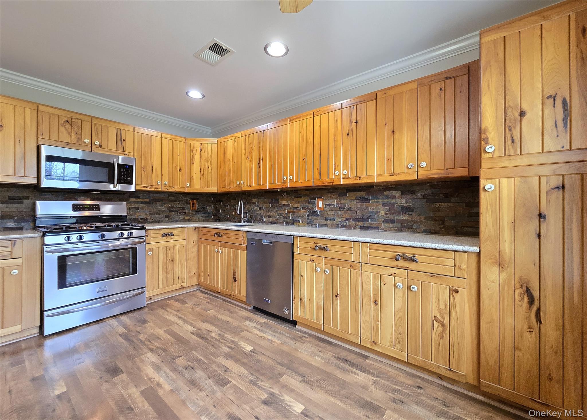 7 Peacock Path Coram, NY 11727 - Photo 6 of 23