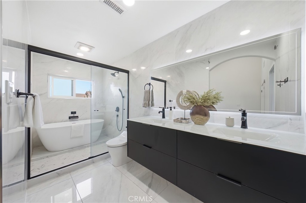 158 North Thistle Road Brea, CA 92821 - Photo 31 of 58 Primary bedroom with upgraded bathroom and walk-in closet