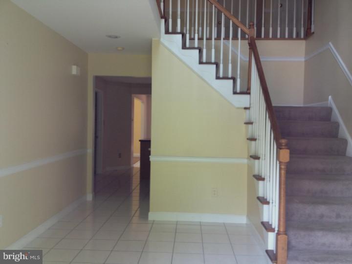 54 Wingert Road Wyomissing, PA 19610 - Photo 3 of 23 Foyer
