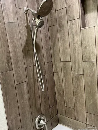 $225,000 | 516 West Schleicher Street, Karnes City, TX 78118