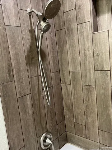 $225,000 | 516 West Schleicher Street, Karnes City, TX 78118