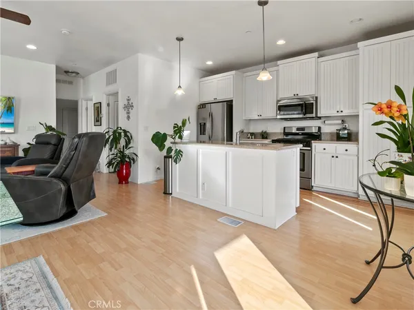 $285,000 | 102 Bay Drive, San Clemente, CA 92672