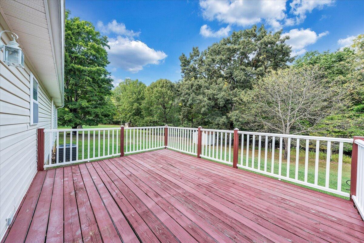 290 Fields Avenue Blue Ridge, VA 24064 - Photo 3 of 31 20-MIB01586