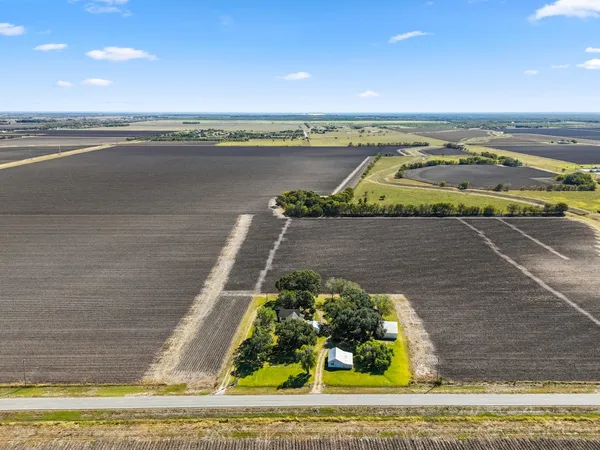 $375,000 | 14309 Vrlla Road, Guy, TX 77444