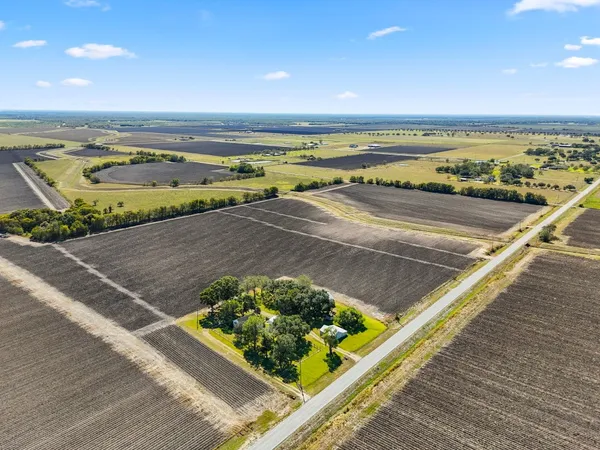 $375,000 | 14309 Vrlla Road, Guy, TX 77444