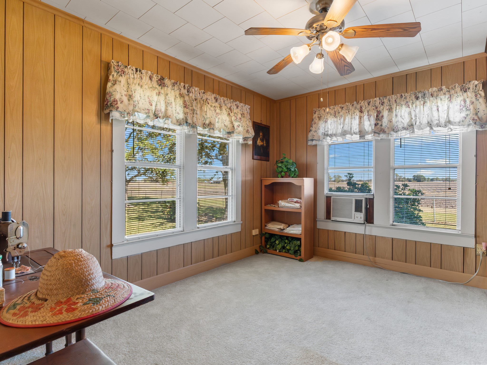 14309 Vrlla Road Guy, TX 77444 - Photo 26 of 41 a livingroom with furniture and a window