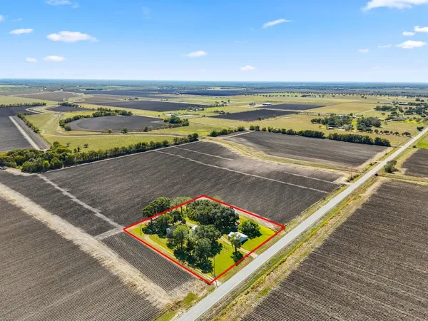 $375,000 | 14309 Vrlla Road, Guy, TX 77444