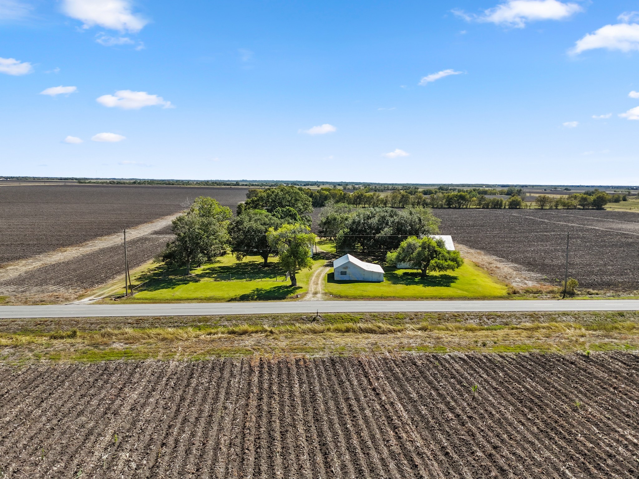 14309 Vrlla Road Guy, TX 77444 - Photo 6 of 41 a view of a swimming pool with an ocean view
