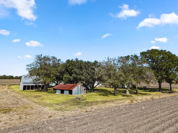 $375,000 | 14309 Vrlla Road, Guy, TX 77444